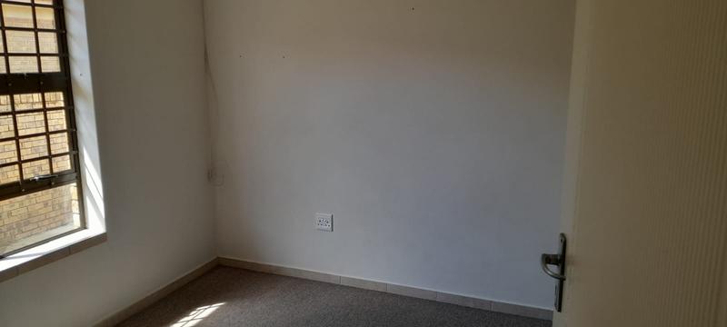 To Let 2 Bedroom Property for Rent in Heiderand Western Cape